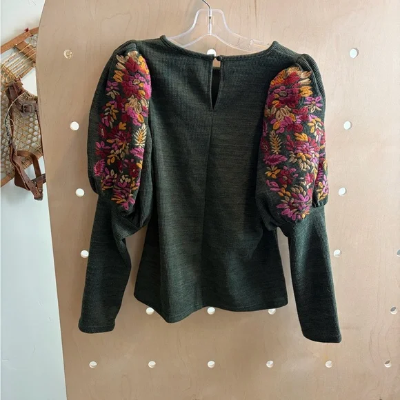 THML Floral Embroidered Bishop Sleeve Top in Green Size Small - Picture 7 of 7